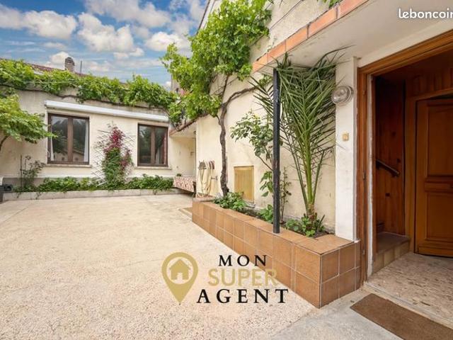 Maison 7 pièces 140 m²