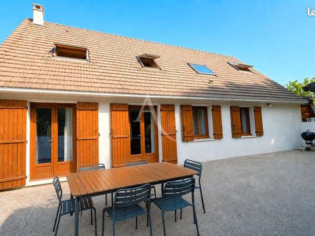 Maison 7 pièces 140 m²