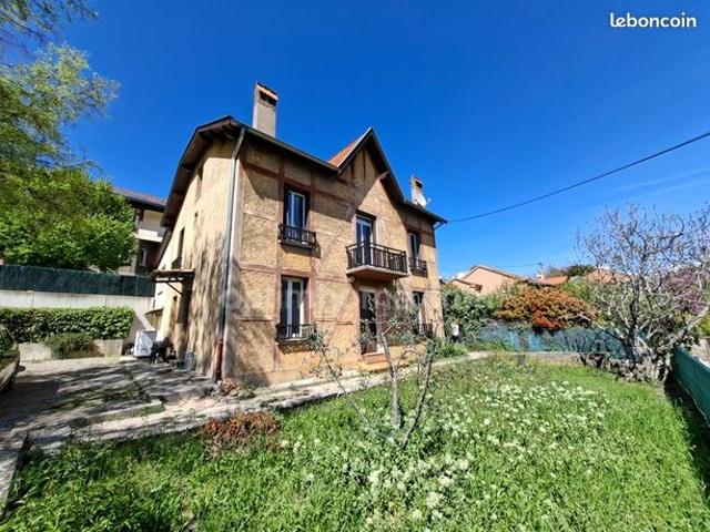 Maison 7 pièces 140 m²