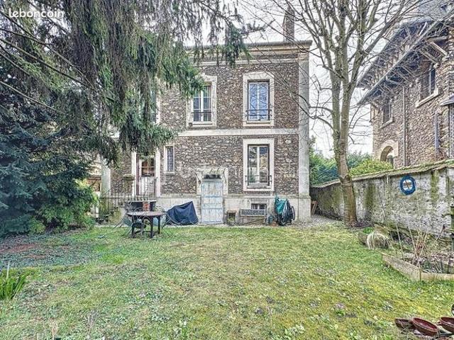 Maison 7 pièces 140 m²