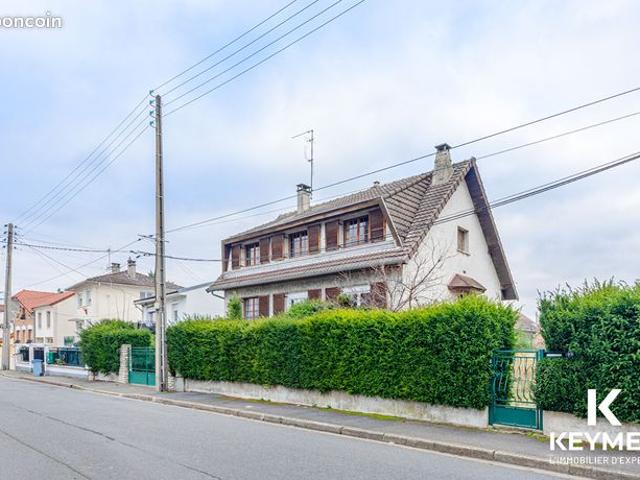 Maison 7 pièces 140 m²