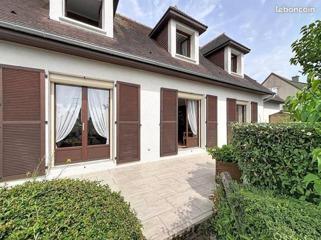 Maison 7 pièces 141 m²