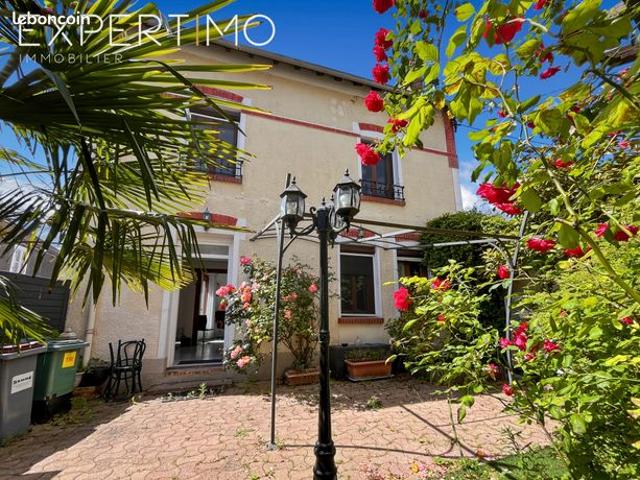 Maison 7 pièces 141 m²
