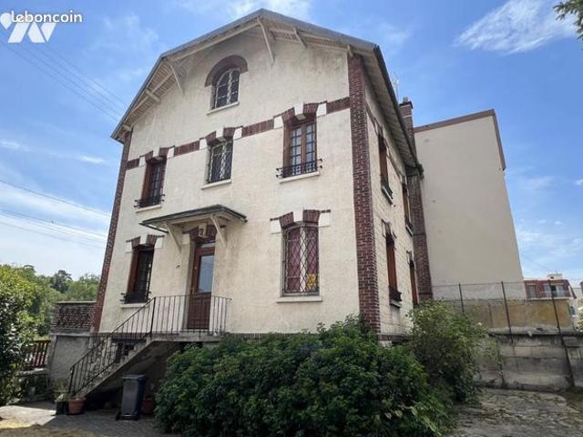 Maison 7 pièces 141 m²