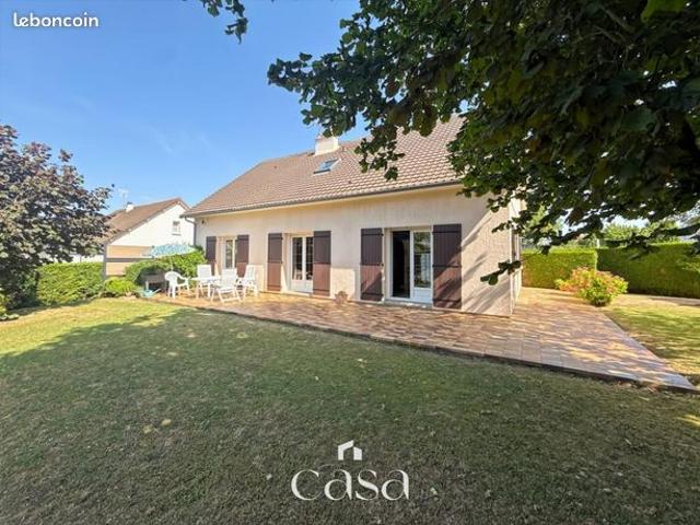 Maison 7 pièces 141 m²