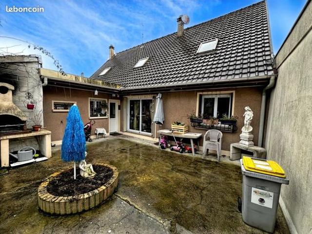 Maison 7 pièces 141 m²