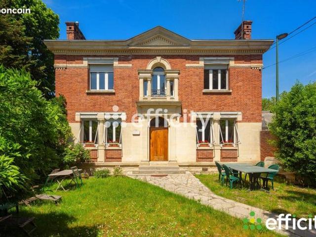 Maison 7 pièces 143 m²