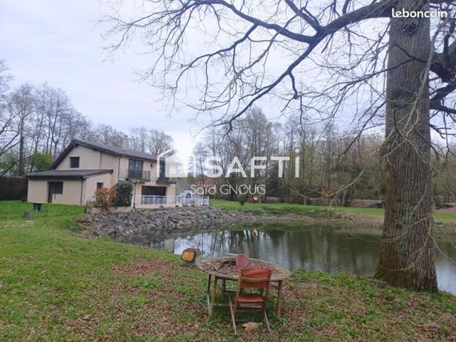 Propriété 7 pièces 143 m²