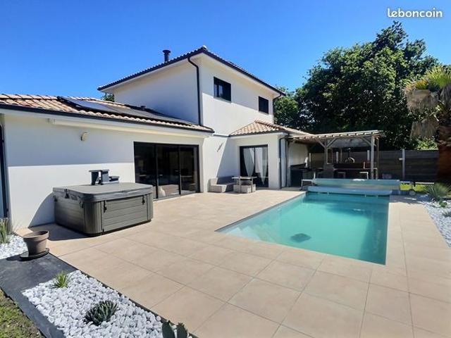 Maison 7 pièces 143 m²