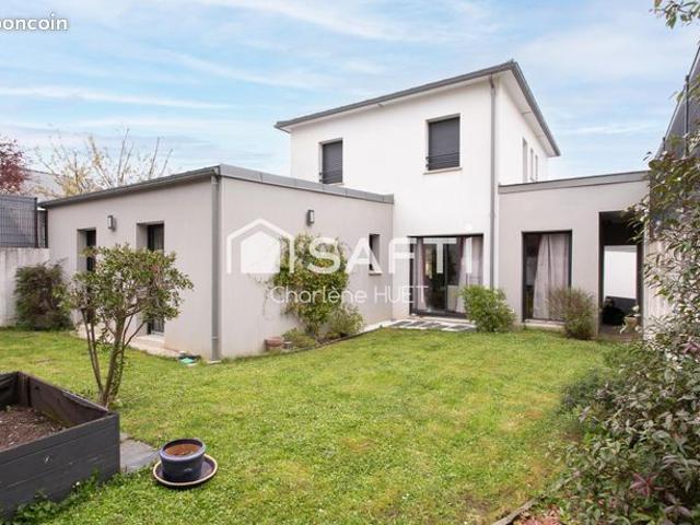 Maison 7 pièces 143 m²