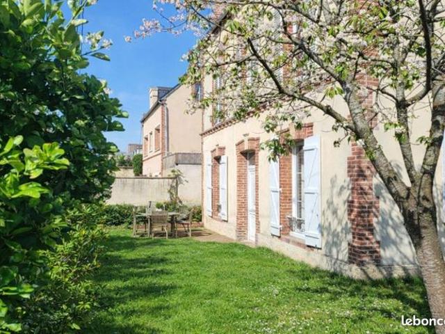 Maison 7 pièces 143 m²