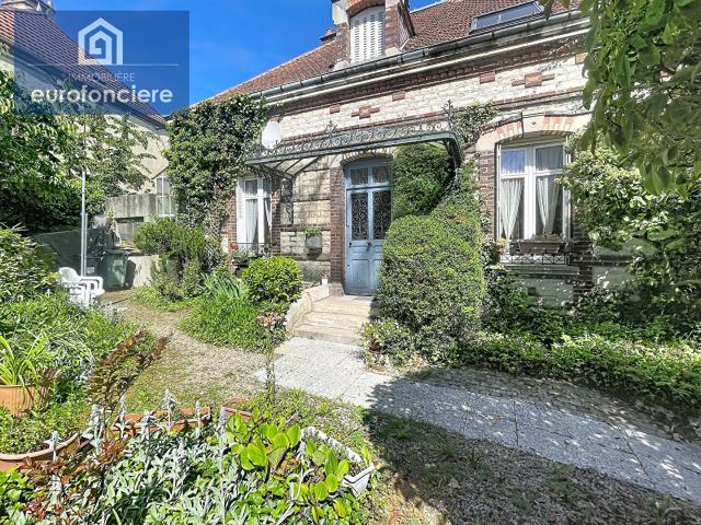 Maison 7 pièces 143 m²