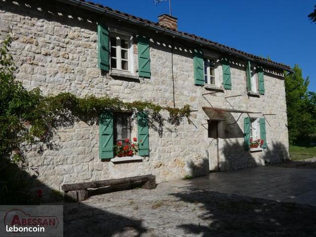 Maison 9 pièces 320 m²