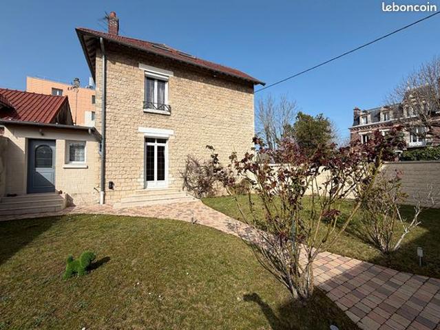 Maison 7 pièces 159 m²