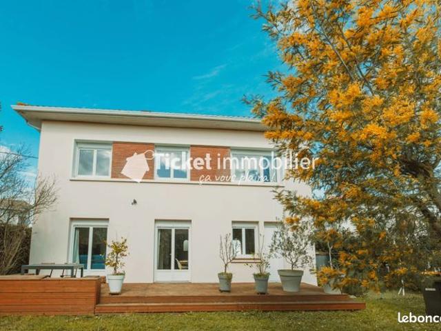 Maison 7 pièces 150 m²