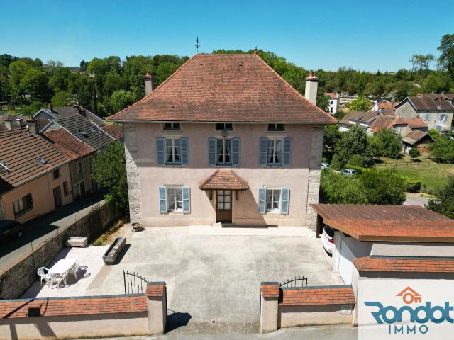 Maison 7 pièces 151 m²