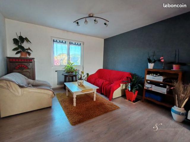 Maison 7 pièces 151 m²