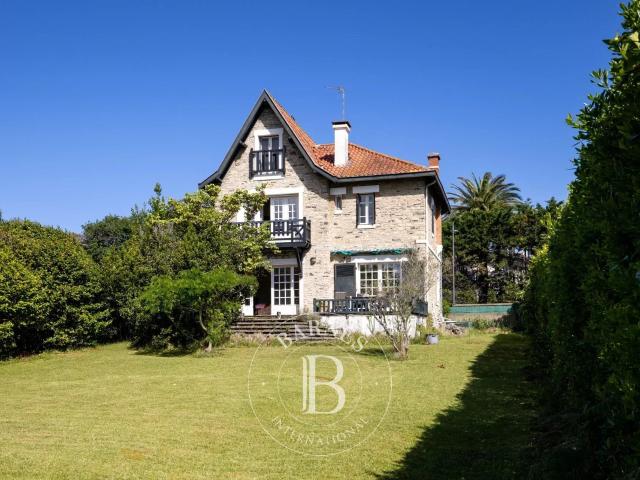 Maison 7 pièces 151 m²