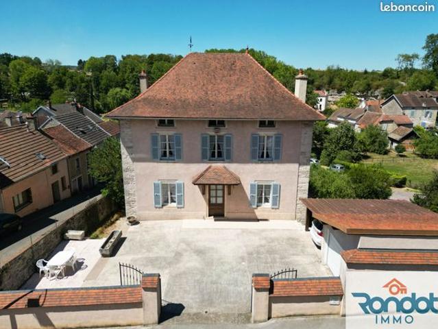 Maison 7 pièces 151 m²