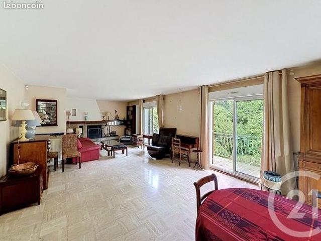 Maison 7 pièces 151 m²