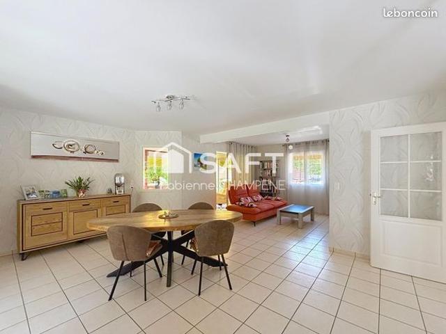 Maison 7 pièces 151 m²
