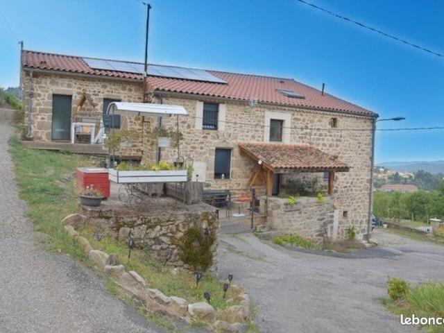 Maison 7 pièces 151 m²
