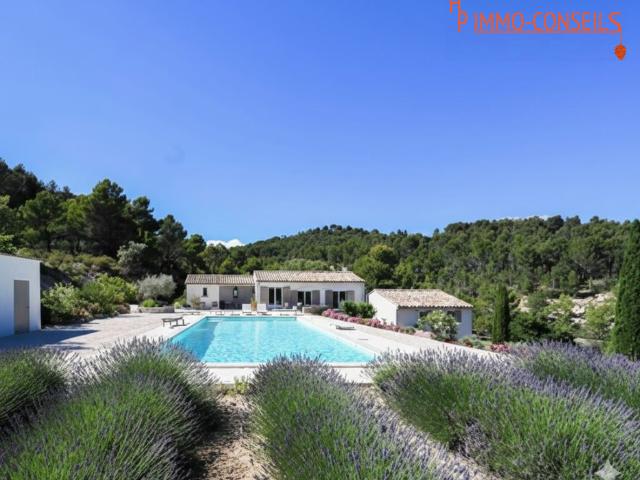 Maison 7 pièces 151 m²