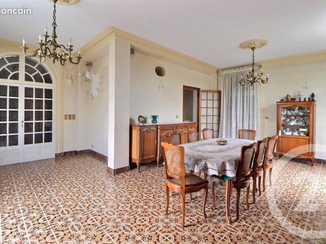 Maison 7 pièces 151 m²
