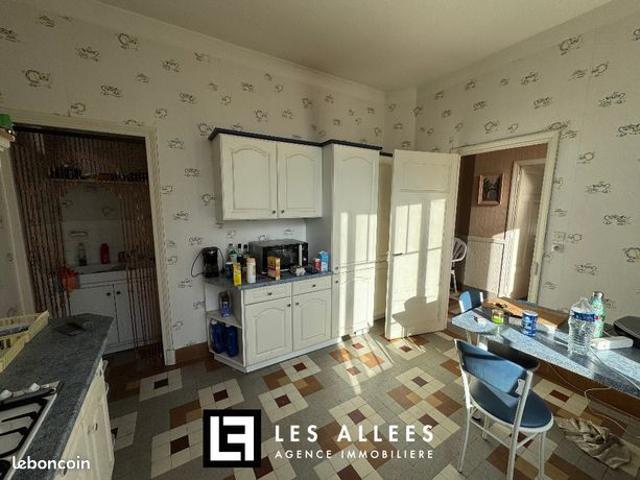 Maison 7 pièces 151 m²