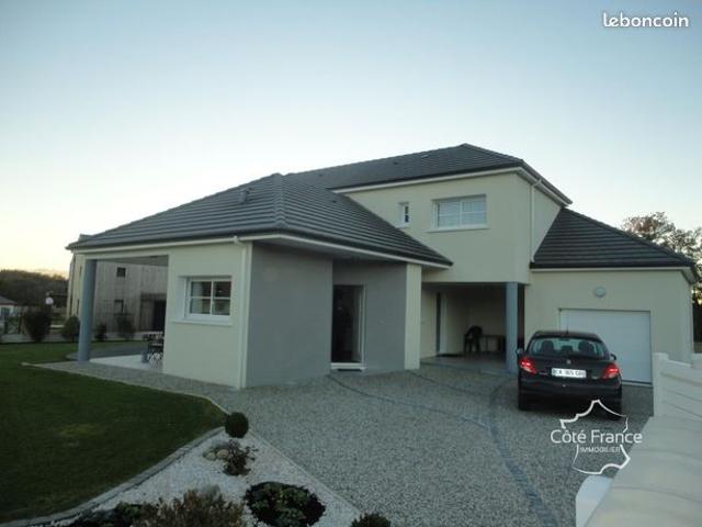 Maison 7 pièces 151 m²