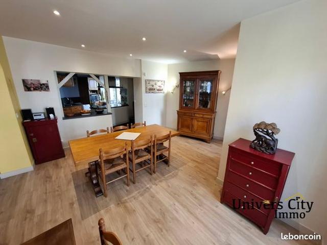 Maison 7 pièces 151 m²