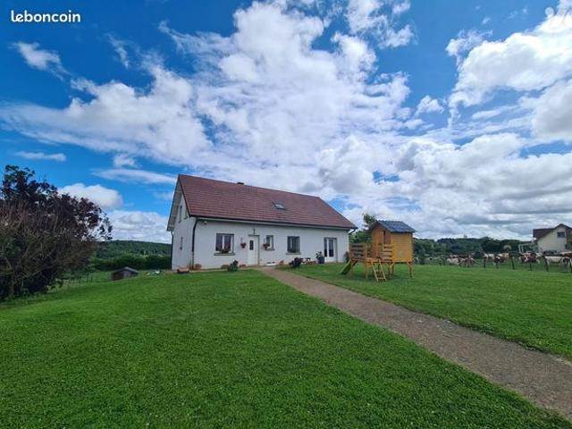 Maison 7 pièces 151 m²