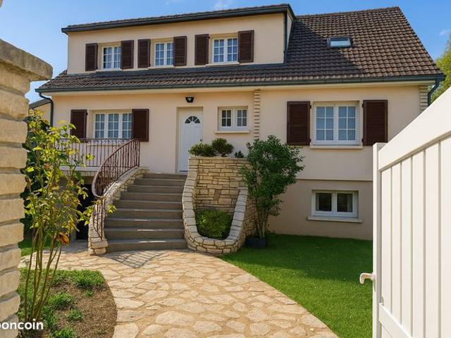 Maison 7 pièces 152 m²