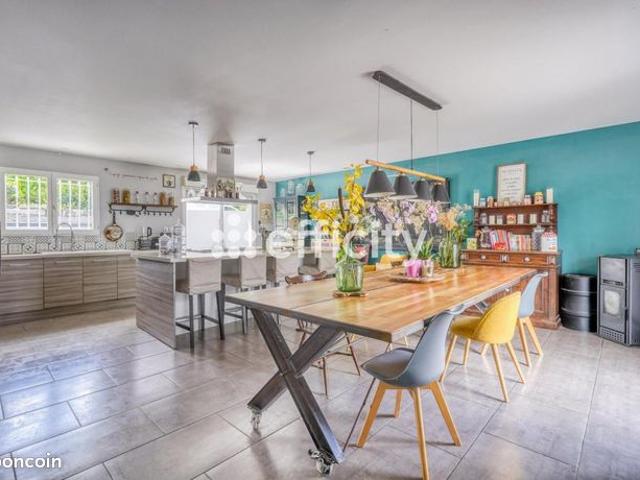 Maison 7 pièces 153 m²