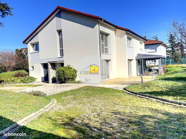 Maison 7 pièces 153 m²