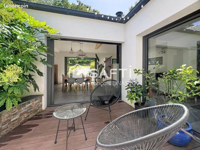Maison 7 pièces 161 m²