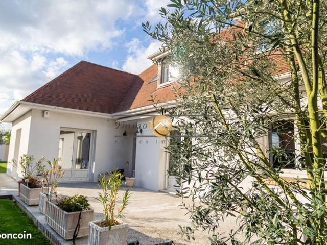 Maison 7 pièces 164 m²
