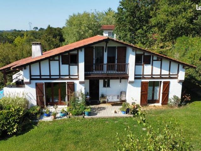 Maison 7 pièces 165 m²