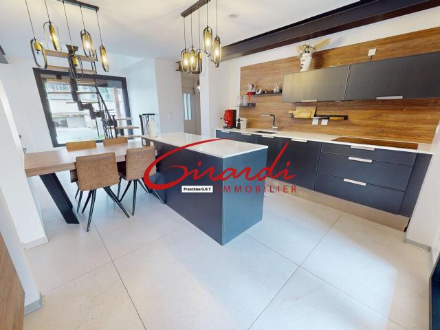 Maison 7 pièces 165 m²