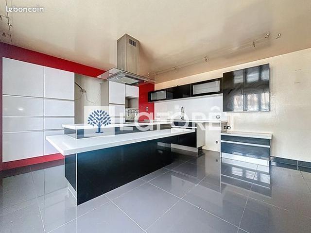 Maison 7 pièces 165 m²