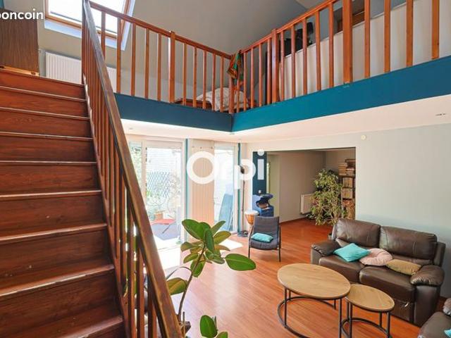 Maison 7 pièces 166 m²