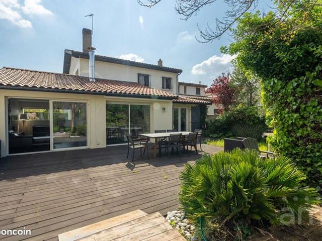 Maison 7 pièces 166 m²