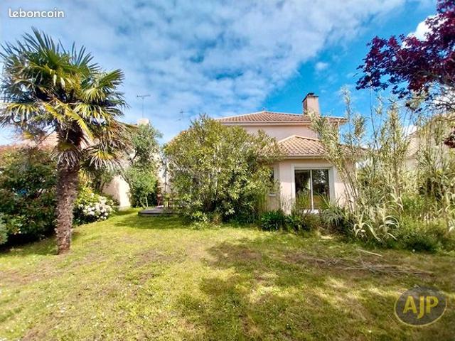 Maison 7 pièces 166 m²