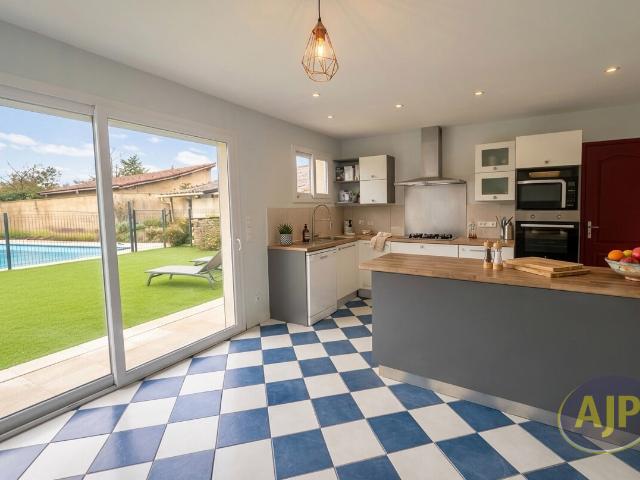 Maison 7 pièces 166 m²