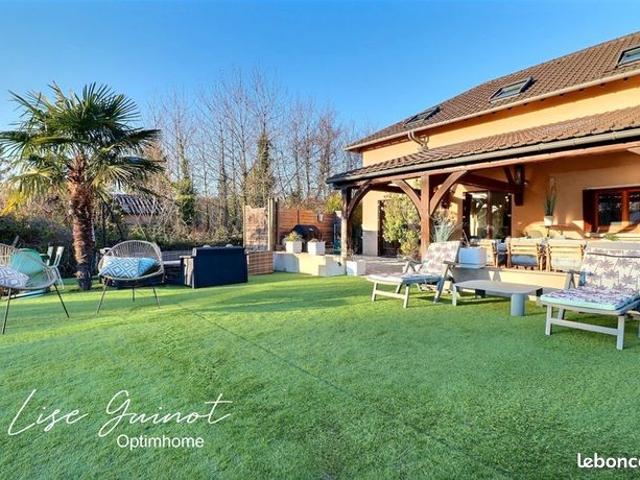 Maison 7 pièces 166 m²