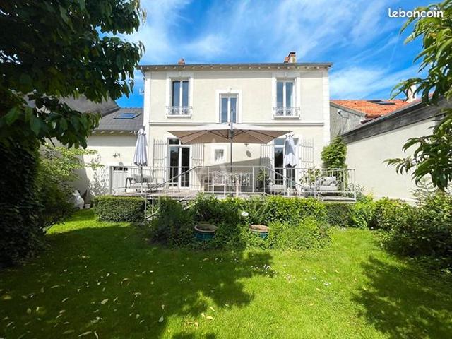 Maison 7 pièces 166 m²