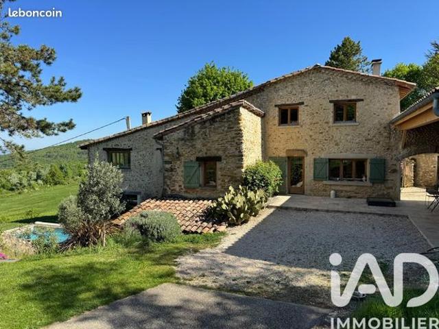 Maison 7 pièces 167 m²