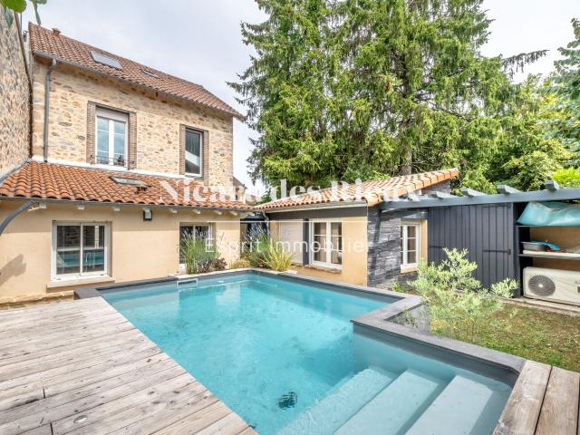 Maison 7 pièces 168 m²