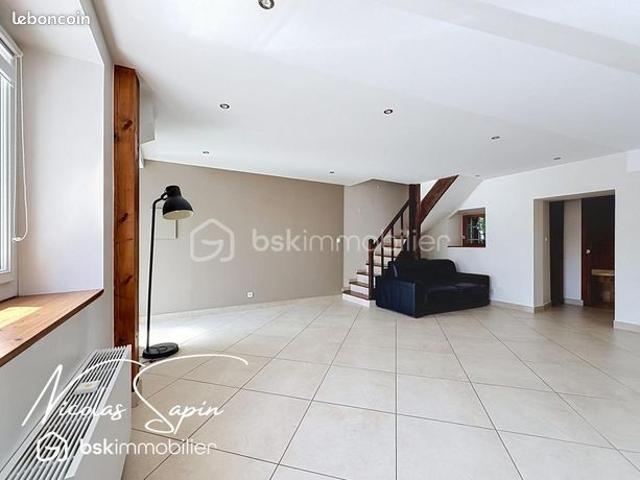 Maison 7 pièces 160 m²