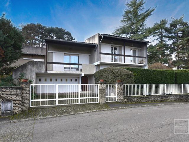 Maison 7 pièces 160 m²